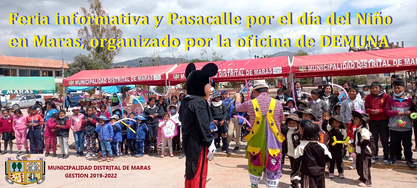 Tal como estaba previsto, el lunes, 22 de agosto, con la presencia de mรกs de 100 niรฑas, niรฑos y adolescentes de las II.EE invitadas del distrito de Maras I.E 50577, 50578, inicial Maras y el Colegio Antonio Sinchi Roca, se desarrollรณ un bonito pasacalle, a fin de sensibilizar a la ciudadanรญa sobre el buen trato que deben recibir los menores.
Dicho evento contรณ tambiรฉn con la presencia del Alcalde Distrital Miguel Abal Anchari, Sub prefecto Silverio Uchupe, Comisario de Maras, Ricardo Salinas, Juez de Paz: Eustaquio Morales asi mismo la Psicรณloga del Centro Guamรกn Poma de Ayala.
Los asistentes recorrerรกn las calles y avenidas del Distrito de Maras, hasta llegar a la Plaza de Armas, llevando carteles con mensajes como โAbrรกzame, soy tu hijoโ, โHรกblame sin gritarโ, โYo grito si algo me asustaโ, โNadie me obliga a saludar con un besoโ y โYo aprendo de tiโ.
Asรญ mismo, durante el recorrido los jurados calificadores, calificaron cada una de las pancartas , para su posterior premiaciรณn
Es importante seรฑalar que la Municipalidad de Maras cuenta con la Defensorรญa Municipal del Niรฑo, Niรฑa y Adolescente (DEMUNA), un servicio gratuito y especializado que busca promover sus derechos. El aรฑo pasado se atendieron varios casos de emergencia.
Asรญ mismo en la plaza de armas de Maras se dio paso a un bonito show de payasos, premios, sorpresas y refrigerios q se entregarรก a todos los participantes