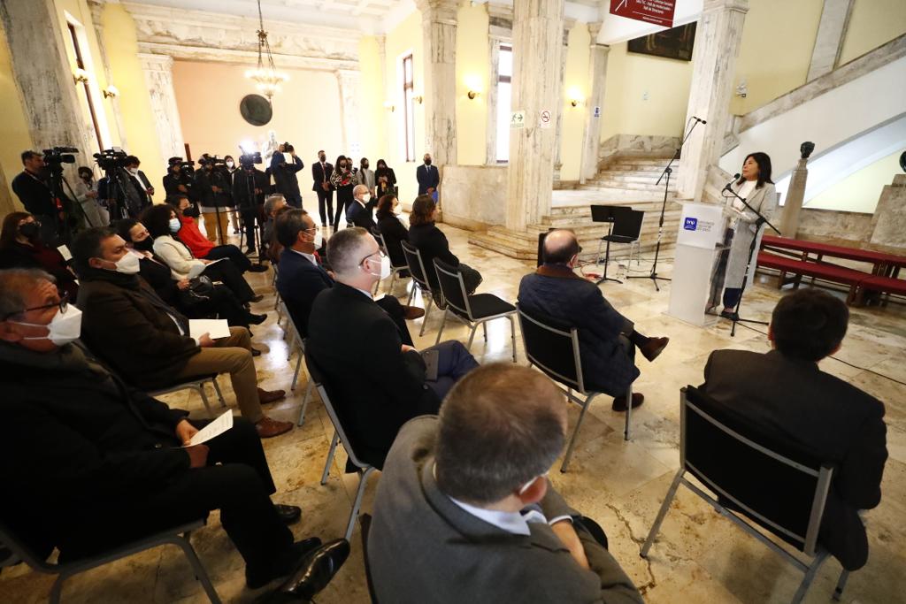 Ministra de Cultura participó en la inauguración de exposición de los libros del libertador don José de San Martín