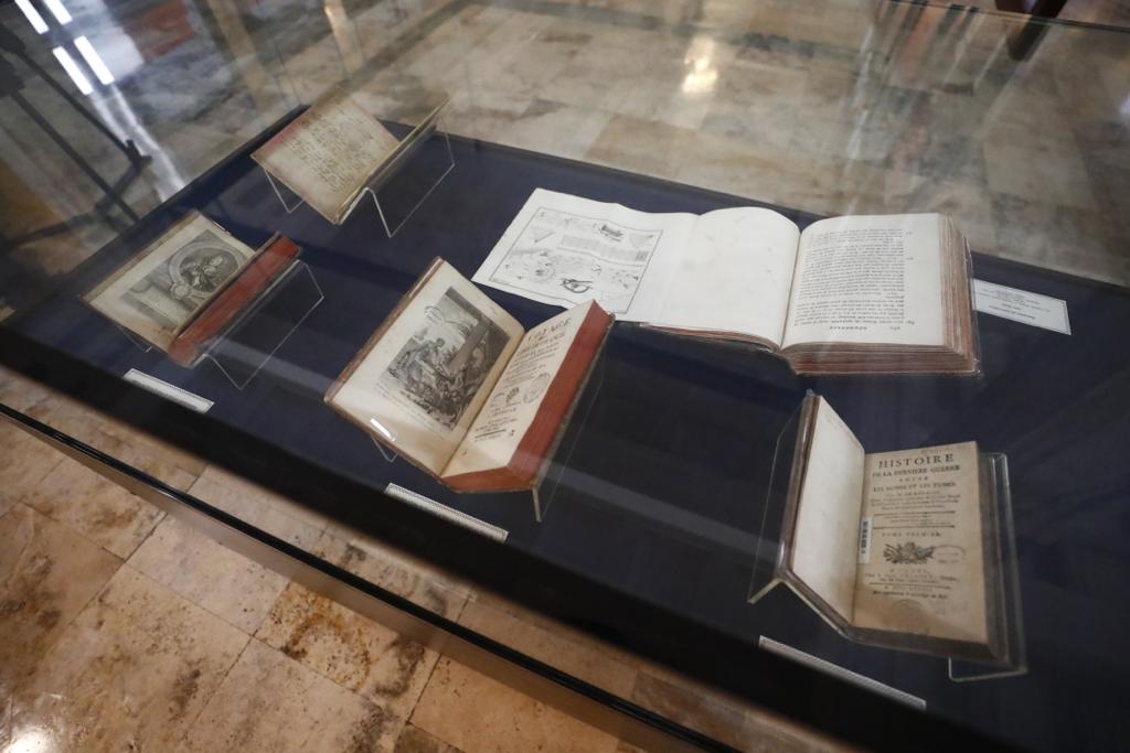 Ministra de Cultura participó en la inauguración de exposición de los libros del libertador don José de San Martín