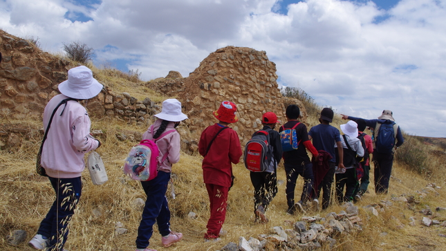Escolares de Jauja recorrieron tramo del Qhapaq Ñan en la región Junín