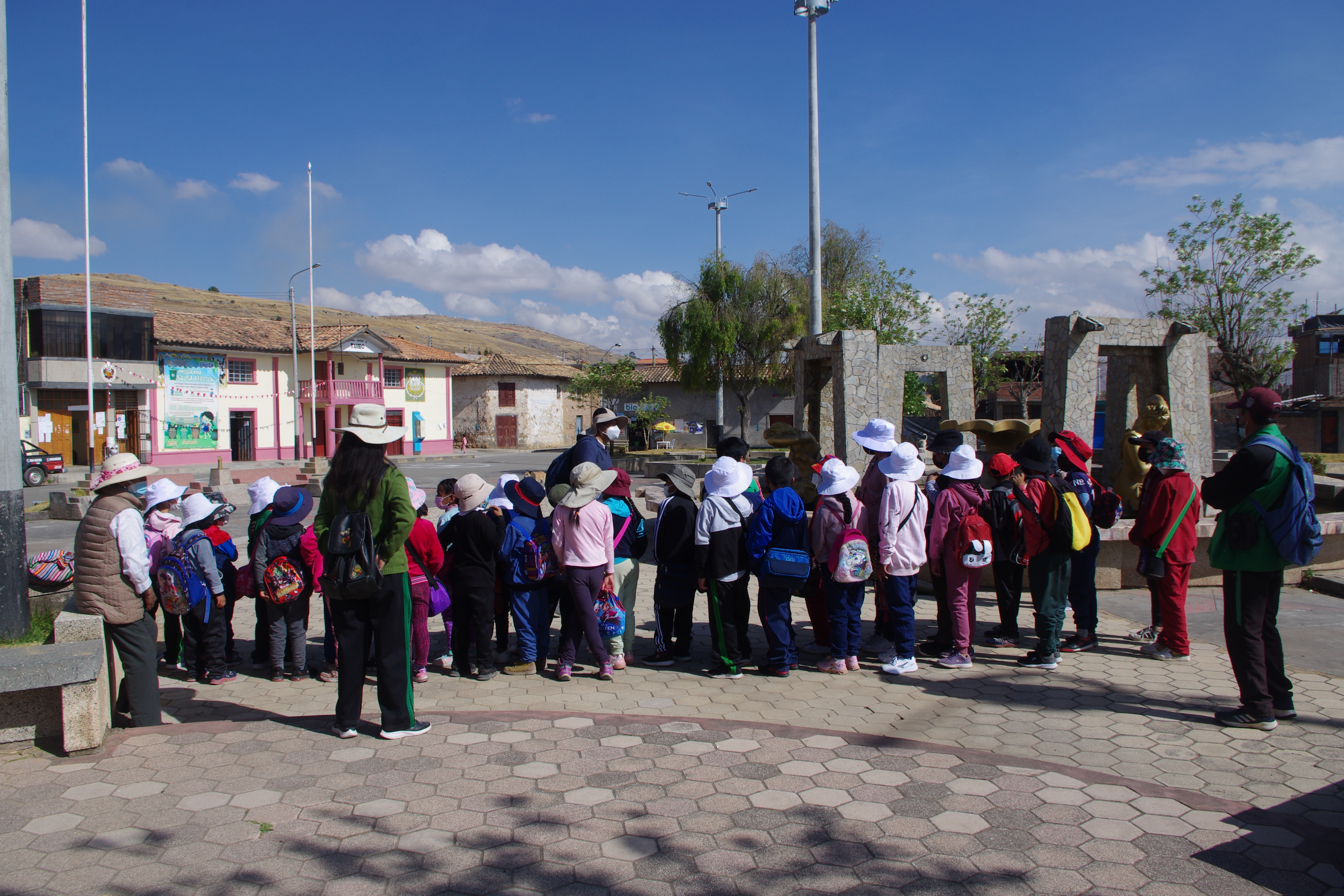 Escolares de Jauja recorrieron tramo del Qhapaq Ñan en la región Junín