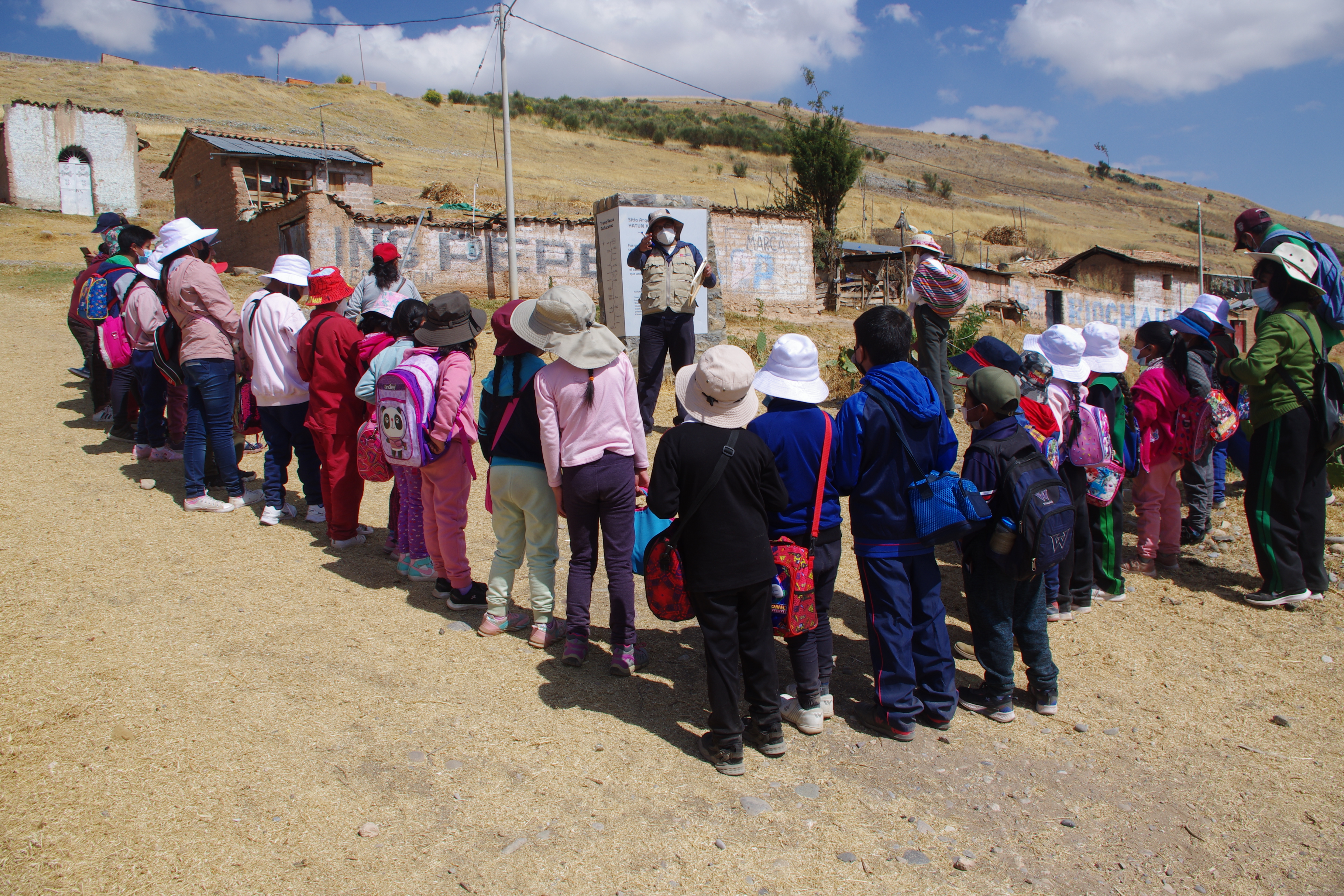 Escolares de Jauja recorrieron tramo del Qhapaq Ñan en la región Junín