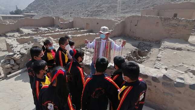 Fotografia 03_Estudiantes de la I.E.P. caminitos del Saber recorren el circuito de visitas de la ZAM Huaycan de Cieneguilla (1).jpg