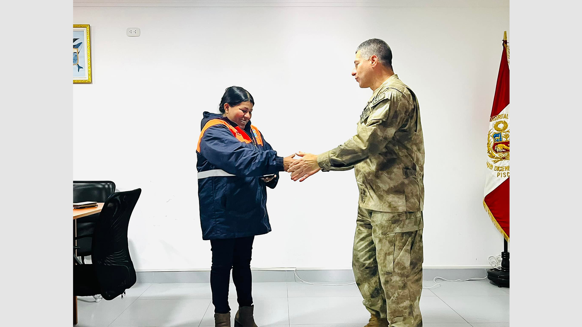 Reconocimiento a La Alcaldesa de San Andrés por Parte de la Marina de Guerra del Perú