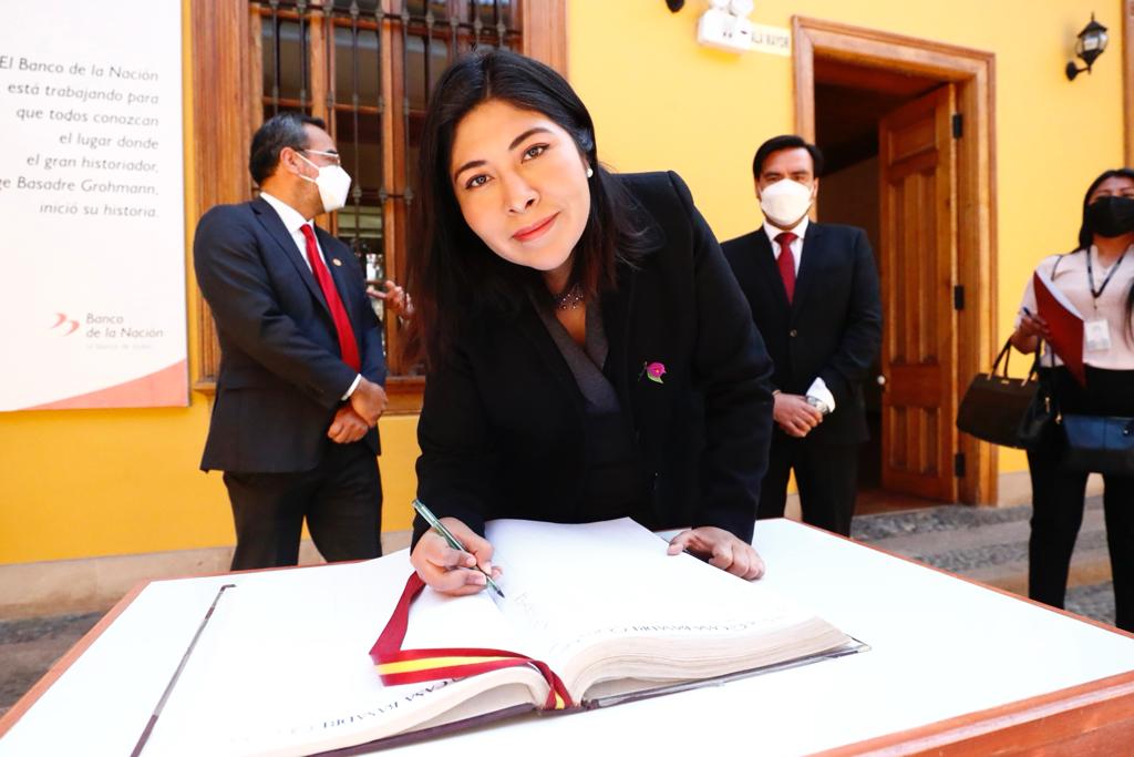 Ministra de Cultura participó en la entrega de primera etapa de recuperación de la biblioteca personal de Jorge Basadre en Tacna