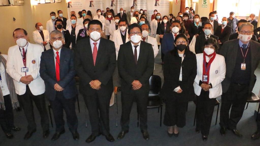 Más de 70 sillas de ruedas neurológicas fueron entregadas a establecimientos de salud para pacientes adultos y pediátricos