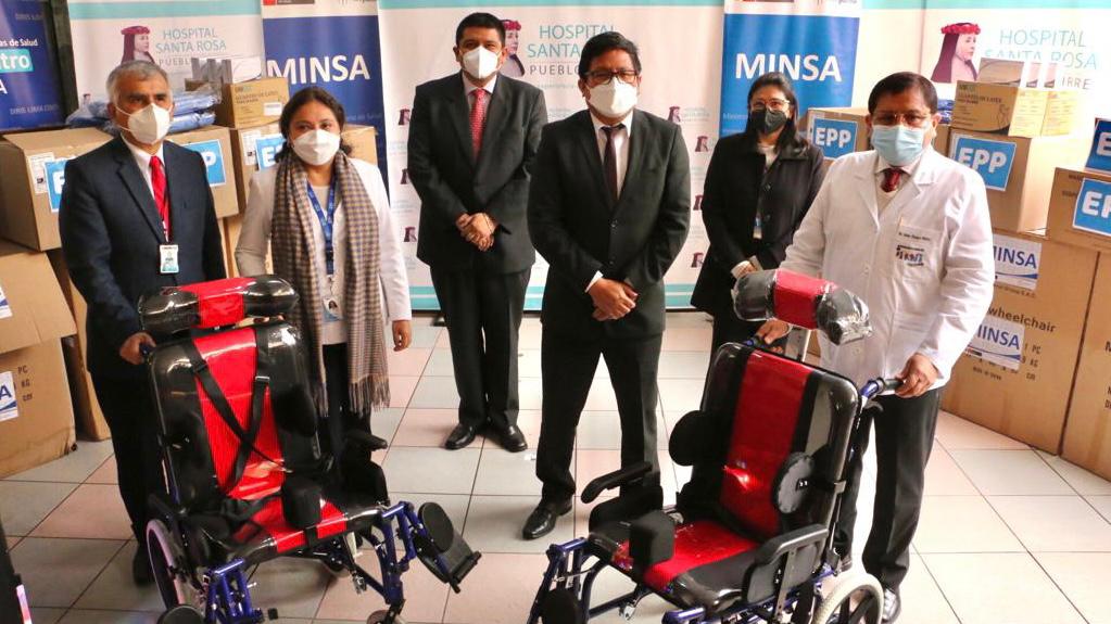 Más de 70 sillas de ruedas neurológicas fueron entregadas a establecimientos de salud para pacientes adultos y pediátricos