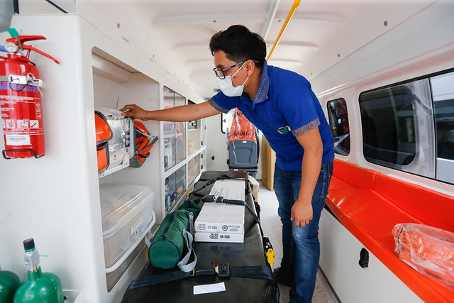 Establecimientos de salud de Pucallpa fortalecen su capacidad de asistencia médica con tres ambulancias nuevas