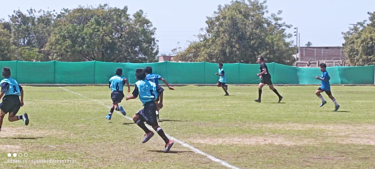 Equipos de futbol de varones vienen participando con marcado éxito en Juegos Escolares y Para deportivos 2022.