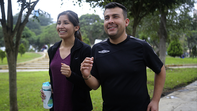 Una pareja està corriendo