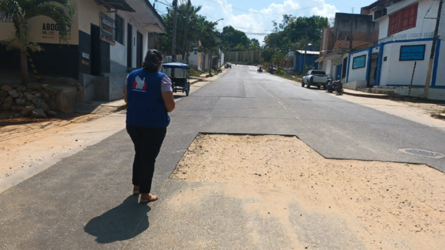 Comisionada supervisa pistas en Tarapoto