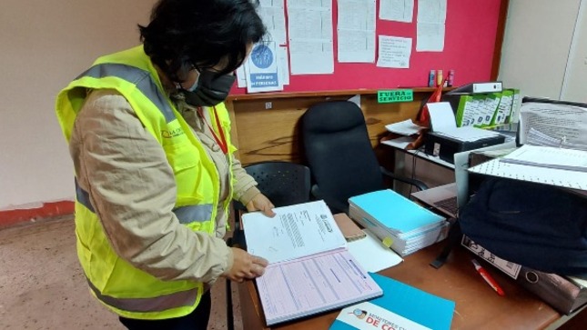 Contraloría alerta deficiencias en gestión de Libro de Reclamaciones en ocho entidades públicas de Lima Provincias