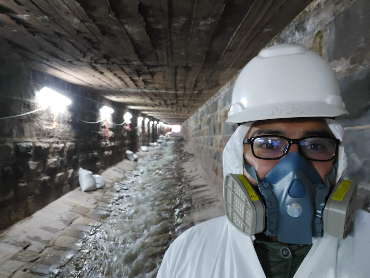 Diego en actividades de verificación de avance de obra.