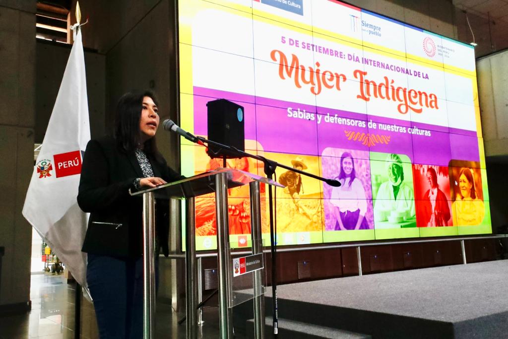 Ministra de Cultura reconoce a cinco lideresas en el Día Internacional de la Mujer Indígena