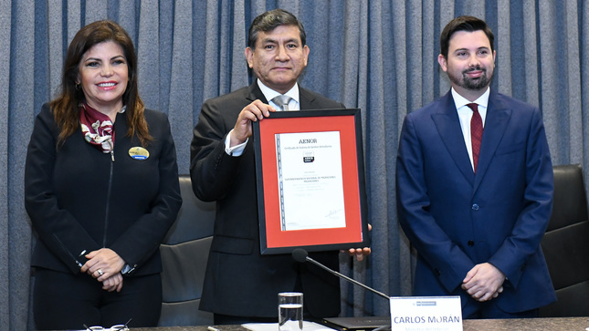 Emisión de pasaporte electrónico peruano cumple norma antisoborno.