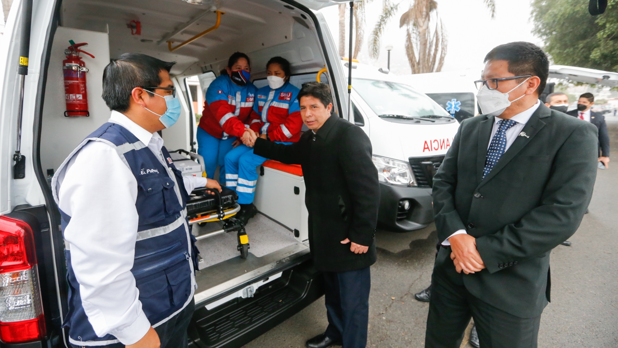 Diris de Lima Metropolitana fortalecen su capacidad de asistencia médica con 17 nuevas ambulancias