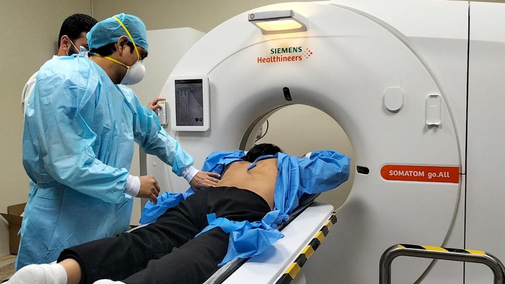 Hospital Sergio Bernales cuenta con moderno tomógrafo para pacientes que sufran alguna lesión pulmonar