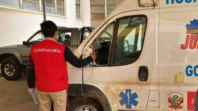 Dos ambulancias del Hospital Daniel A. Carrión están registradas como propiedad de empresa constructora y se encuentran embargadas