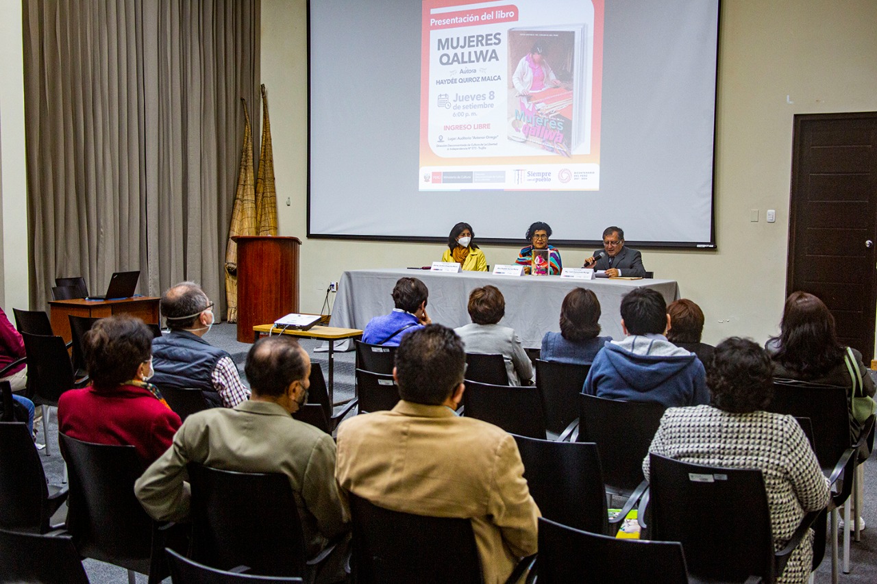 Ministerio de Cultura: DDC La Libertad presentó libro “Mujeres de Qallwa”