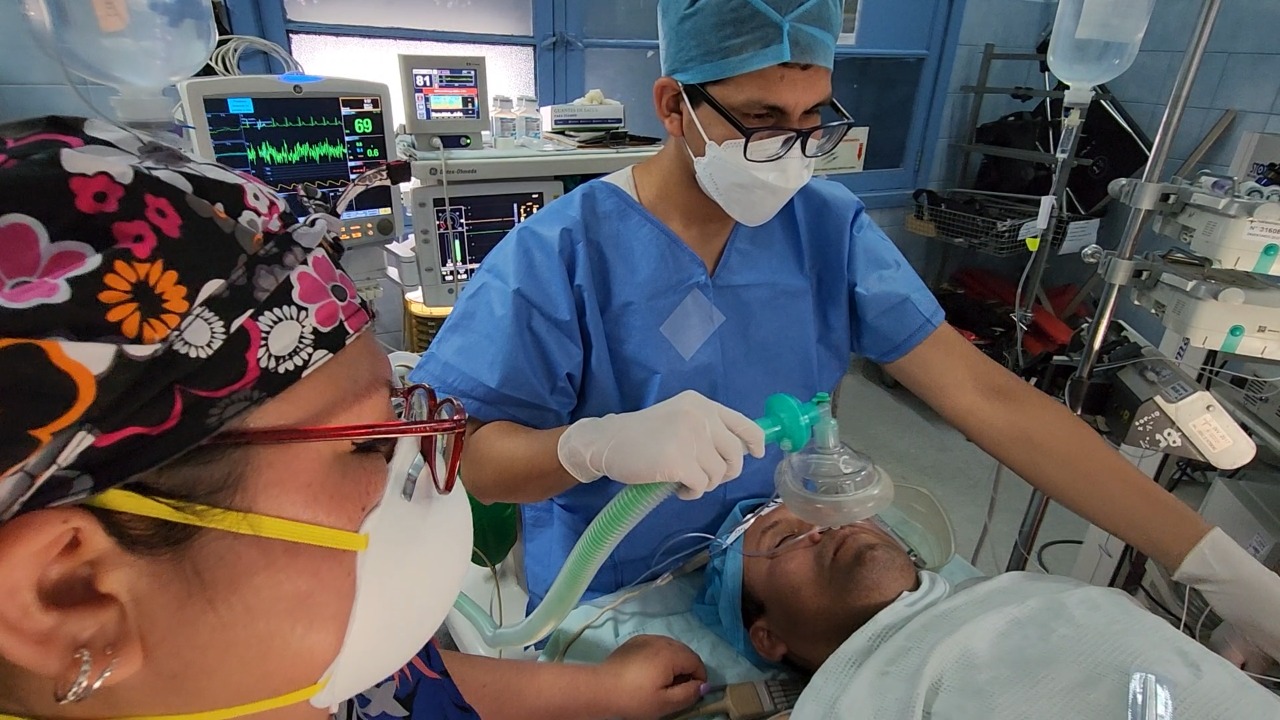Hospital Loayza realiza exitoso trasplante renal de padre a hija-