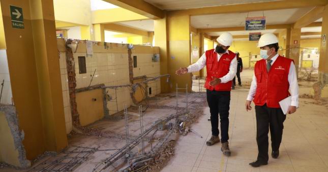 Auditores verifican la ejecución de trabajos de remodelación del Mercado central de Abancay