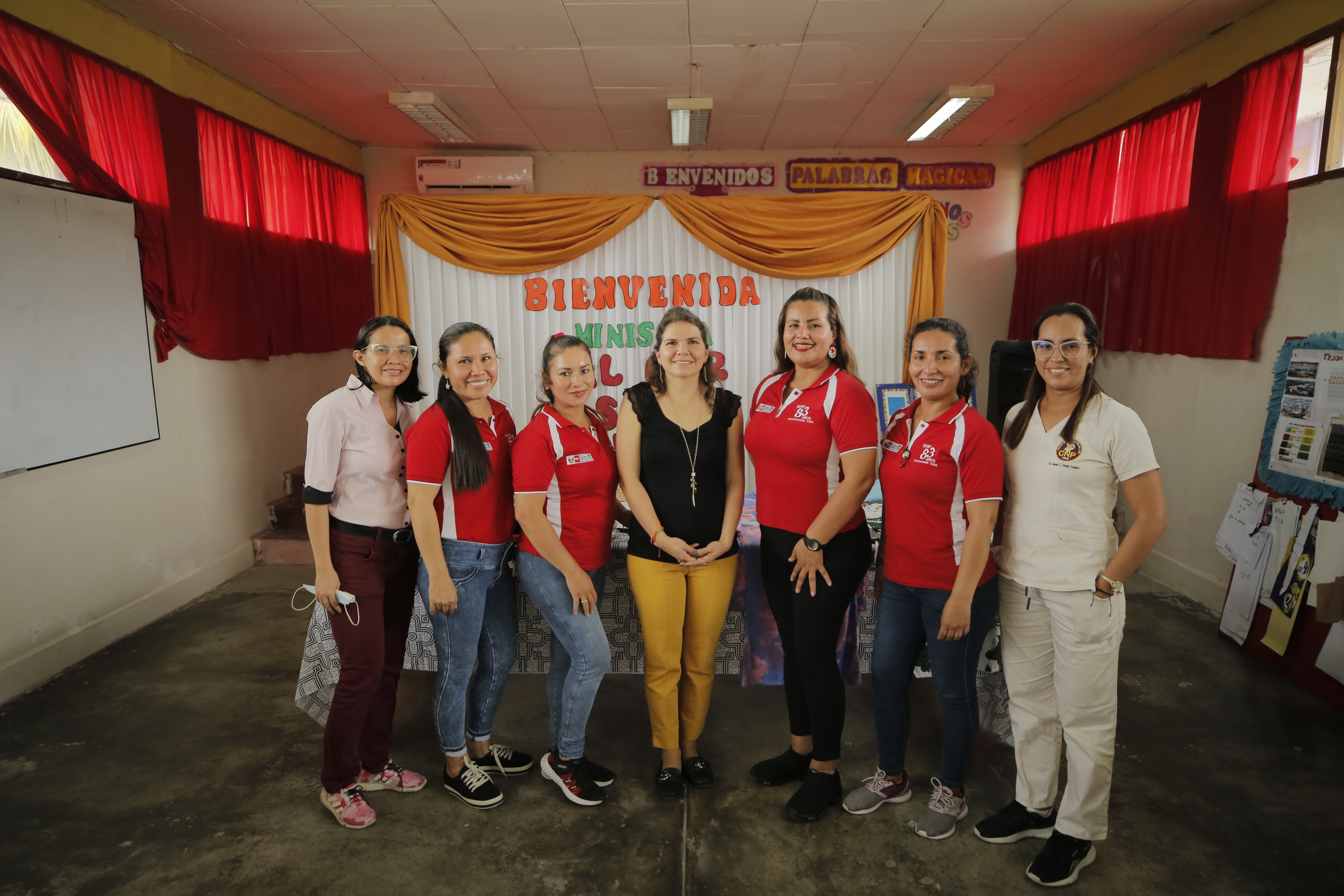 Ministra Claudia Dávila supervisa servicios del MIMP en Iquitos