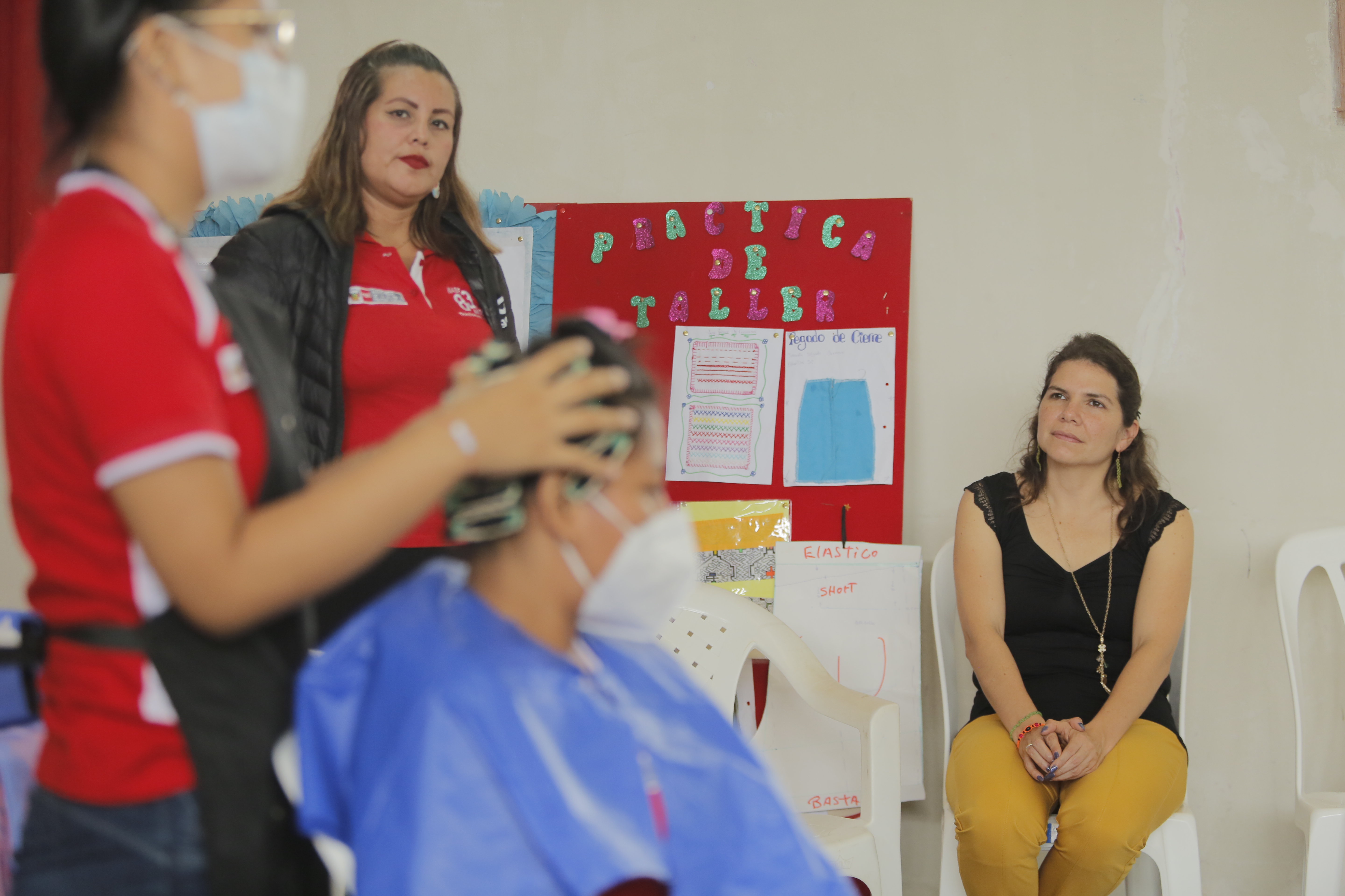 Ministra Claudia Dávila supervisa servicios del MIMP en Iquitos