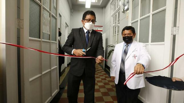 Minsa inaugura sala de operaciones de oncología ginecológica y mama en el Hospital Nacional Arzobispo Loayza