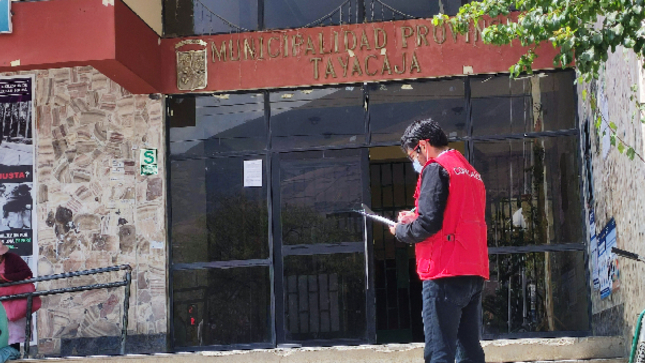 La Contraloría General determinó que la Municipalidad Provincial de Tayacaja otorgó conformidad y pagó por la actualización y elaboración de dos expedientes técnicos de proyectos de relevancia para dicha provincia, los cuales contaban con información incompleta, deficiencias e inconsistencias, situación que afectó la eficiencia y uso de los recursos públicos ocasionando un perjuicio económico al Estado de más de S/ 45 mil. 