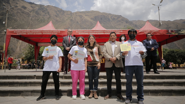 Ministra Claudia Davila en Ollantaytambo