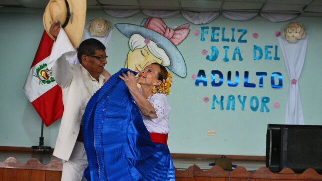 Personas mayores bicentenario