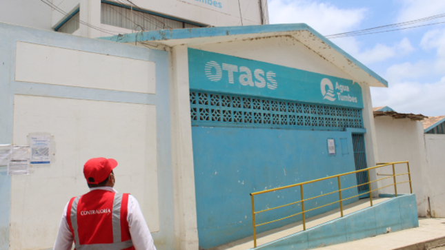 La Contraloría General de la República advirtió irregularidades en la compra de medidores de agua a cargo de la empresa pública Servicios de Saneamiento Tumbes – Agua Tumbes. En el proyecto de renovación y ampliación de medidores de agua para el distrito de Tumbes, valorizado en S/ 5.9 millones, se evidenció que no se descontó al contratista por los días de supervisión que no efectuó. Del mismo modo, existen incongruencias en el cómputo del inicio de trabajos, generando el riesgo de pagar por servicios no prestados, otorgar plazos que no corresponden y no cumplir plazo establecido para el proyecto.
