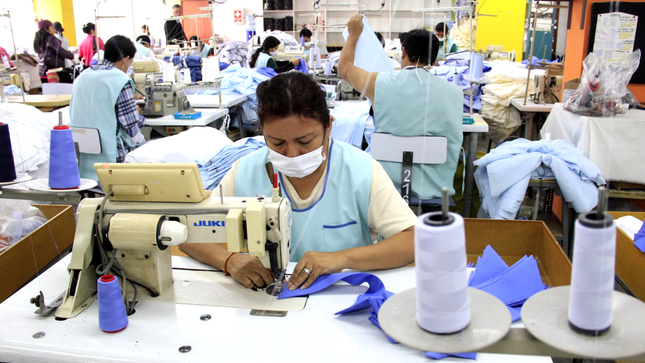 Imagen de trabajadores del sector textil y confecciones