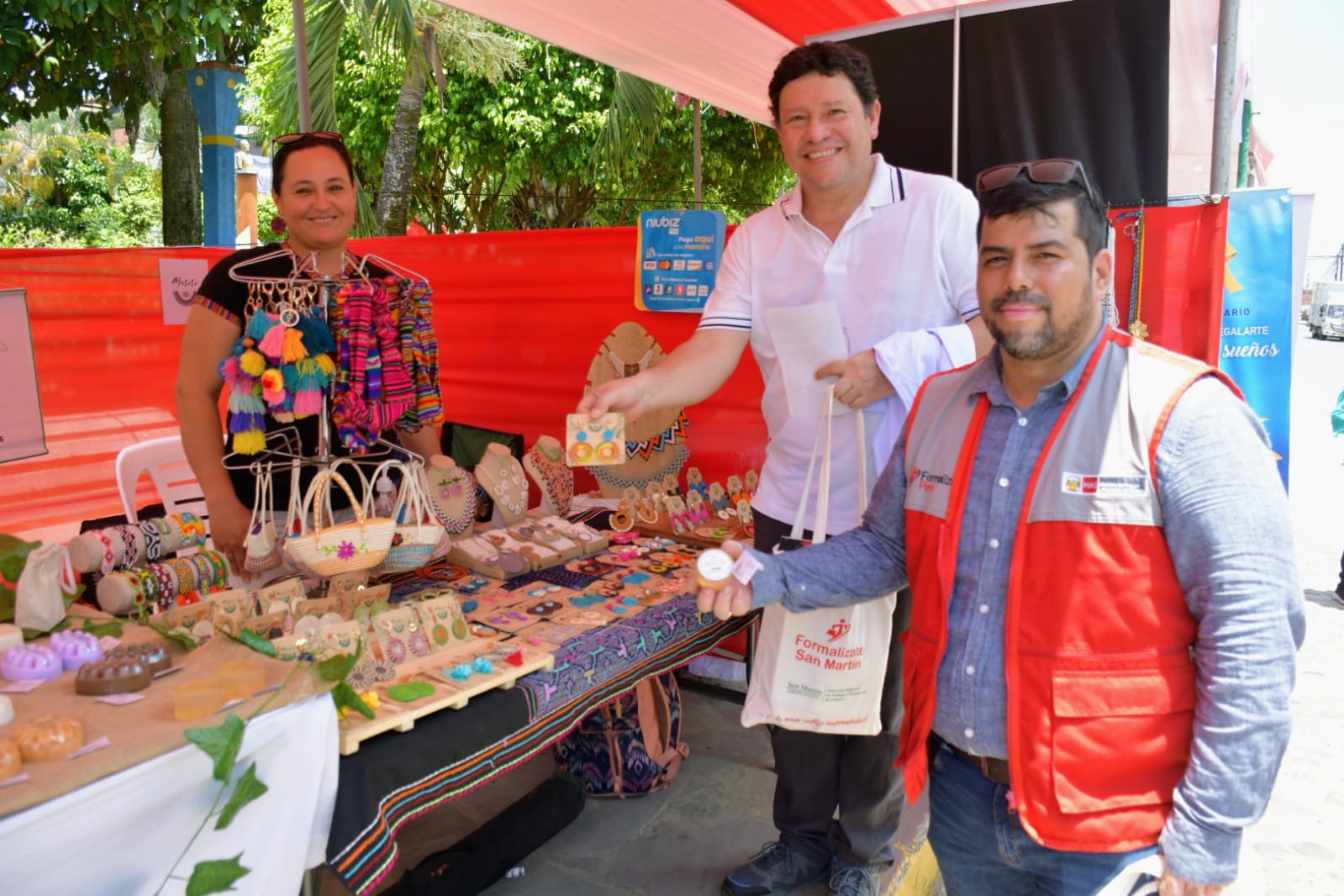 ALT="Se muestra lo ofrecido en la feria Formalízate Ahora San Martín"
