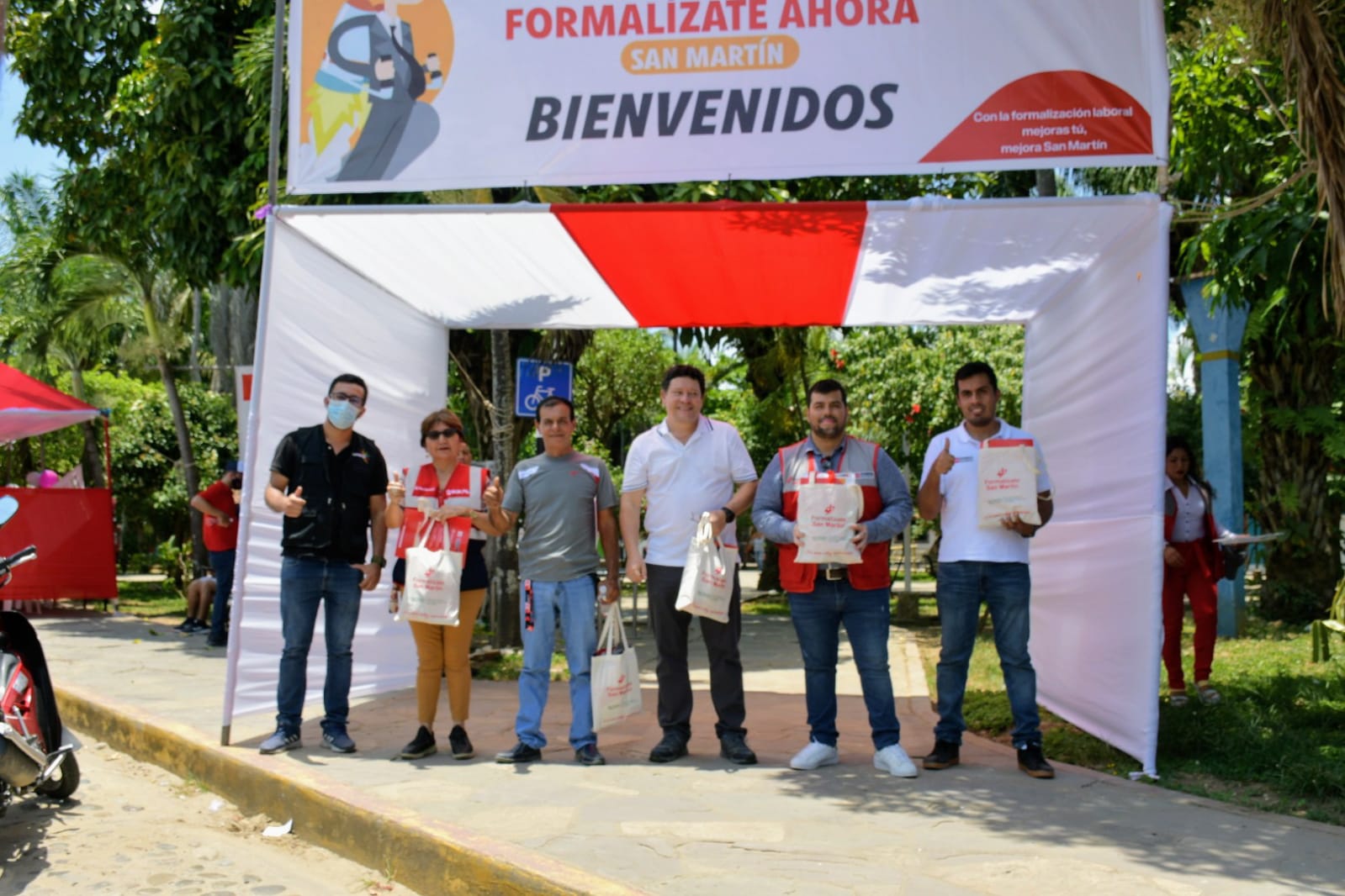 ALT="La feria se realiza este viernes 22 y 23 de setiembre en Tarapoto"
