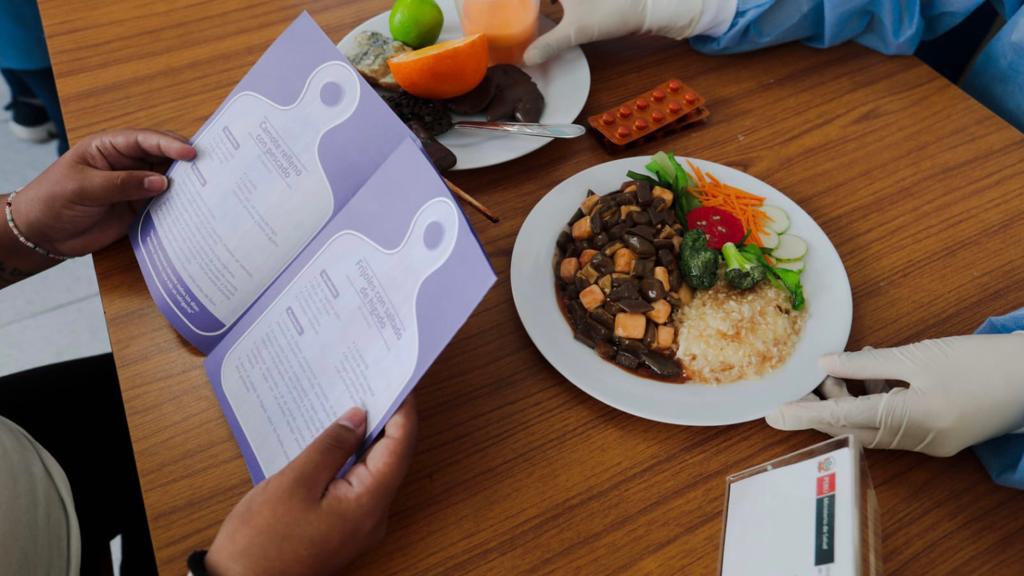 La alimentación saludable previene el sobrepeso y la obesidad
