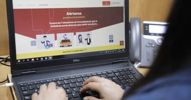 Los ciudadanos de todo el país pueden identificar y alertar a la Contraloría General siete (7) casos sobre presunto uso inadecuado de bienes y recursos públicos en periodo electoral cometidos por autoridades, servidores y/o funcionarios públicos, a través de la plataforma informativa “En estas elecciones, tú tienes el control”, que promueve un voto responsable en las próximas Elecciones Regionales y Municipales del 2 de octubre de 2022.