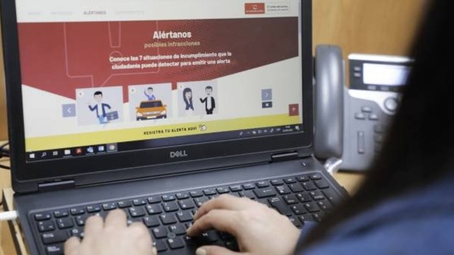 Los ciudadanos de todo el país pueden identificar y alertar a la Contraloría General siete (7) casos sobre presunto uso inadecuado de bienes y recursos públicos en periodo electoral cometidos por autoridades, servidores y/o funcionarios públicos, a través de la plataforma informativa “En estas elecciones, tú tienes el control”, que promueve un voto responsable en las próximas Elecciones Regionales y Municipales del 2 de octubre de 2022. 