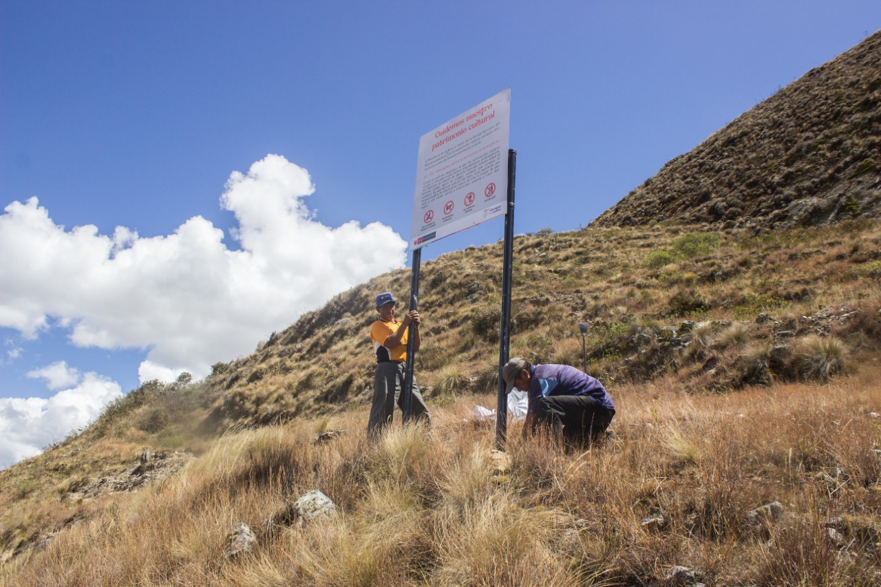La Libertad: Ministerio de Cultura ubicó paneles informativos para proteger el Sitio Arqueológico Cerro Piogán