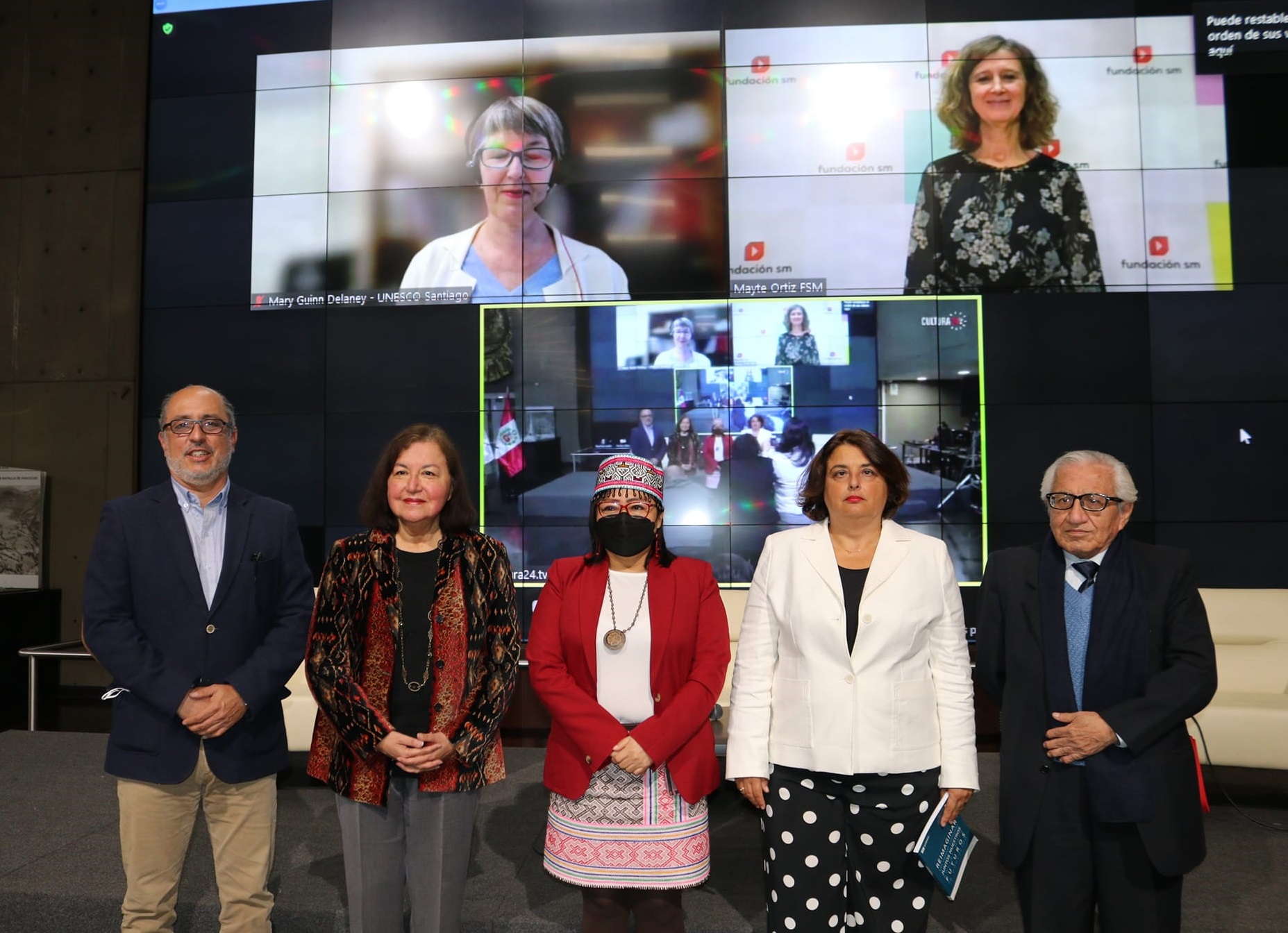 La presidenta del CNE, María Amelia Palacios, participó como panelista en el Lanzamiento del Informe Mundial “Reimaginando juntos nuestros futuros. Un futuro contrato social para la Educación”, organizado por la Organización de las Naciones Unidas para la Educación, la Ciencia y la Cultura (UNESCO) y la Fundación SM.