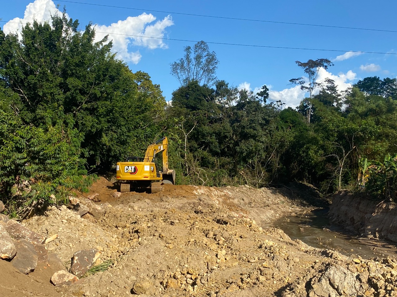 Pool de maquinaria ha eliminado más de 12 mil metros cúbicos de material de derrumbes y se han atendido más de 67 kilómetros en encausamientos de ríos y quebradas.