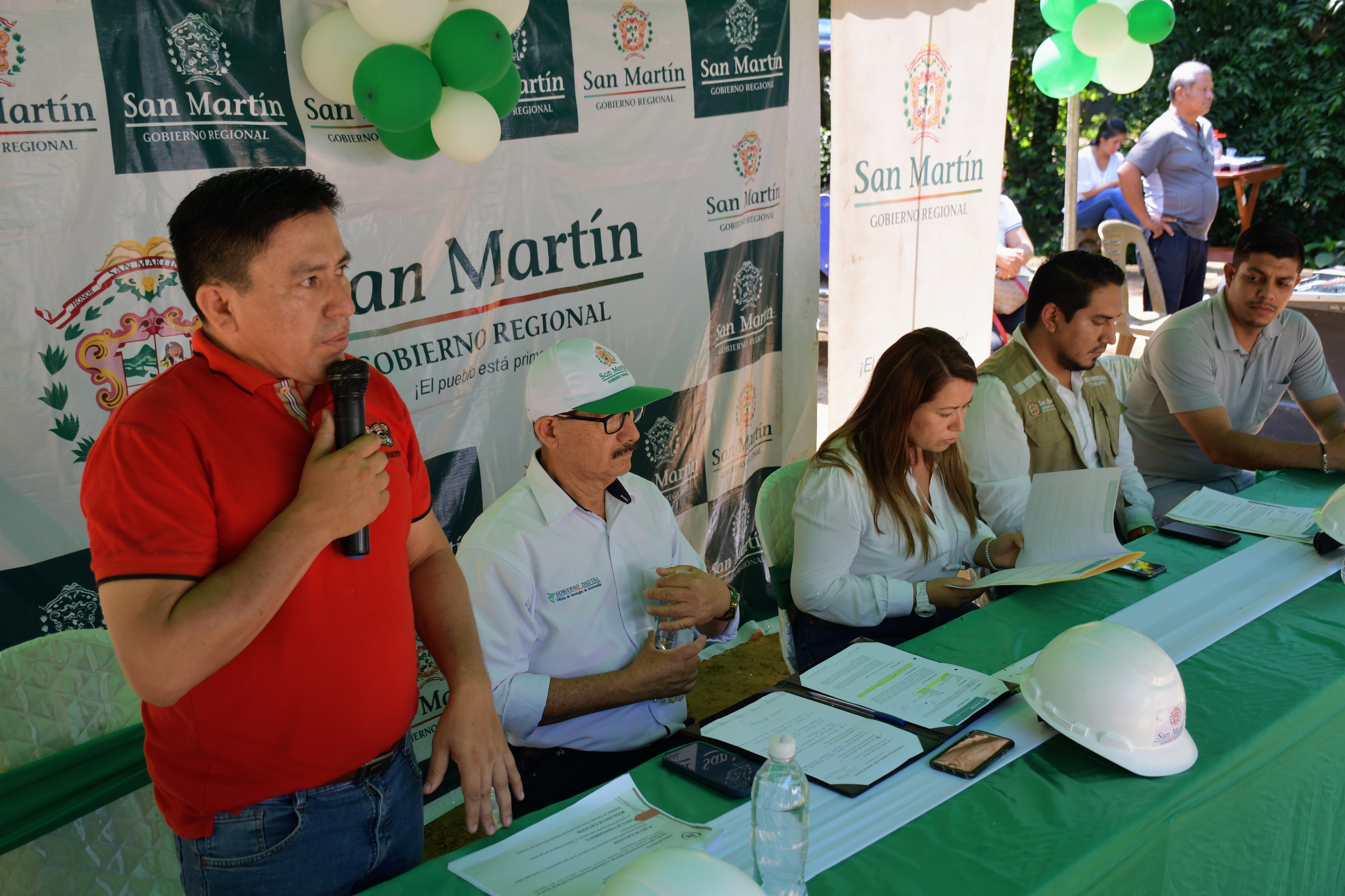 Autoridades presentes en la ceremonia protocolar
