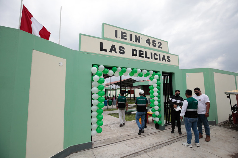 Frontis colegio inaugurado por el gobierno regional