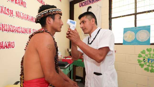 Paciente atendiendo el Puesto de Salud  Pueblo Libre con pertinencia cultural