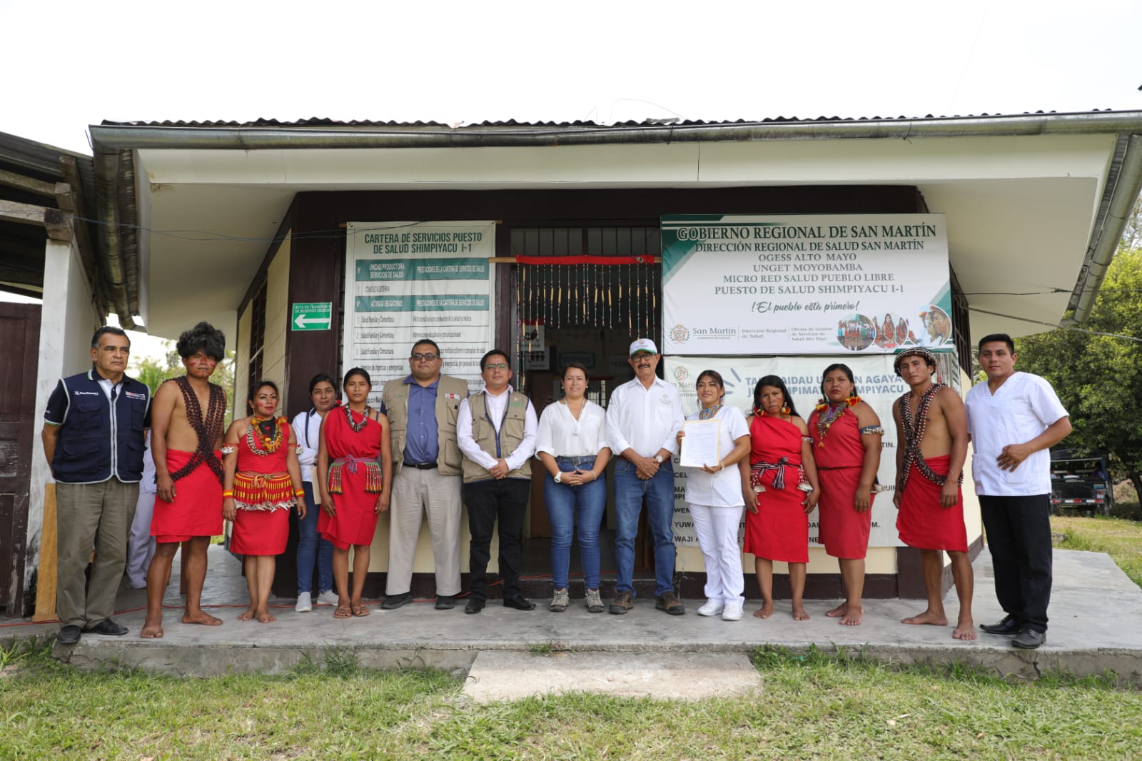 Gobernador regional en Centro de Salud Shimpiyacu