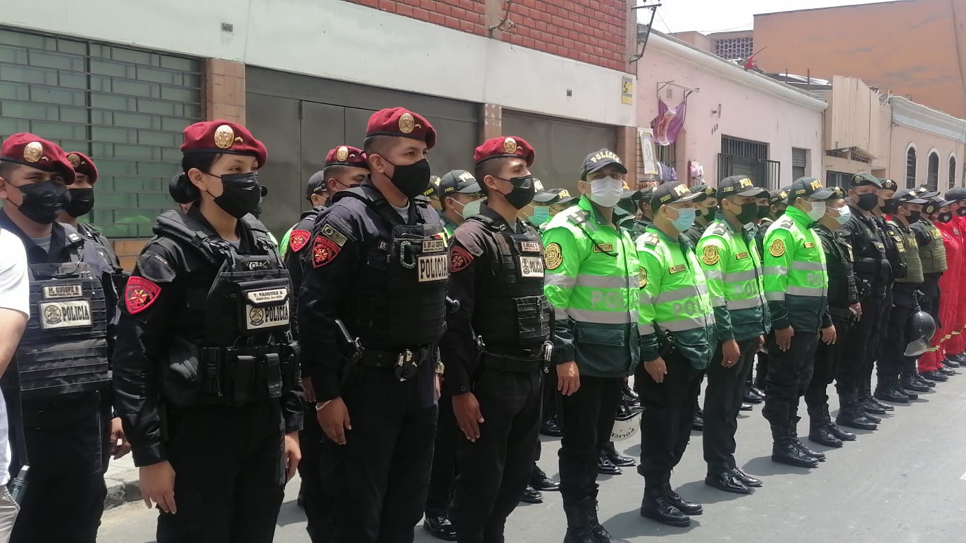 Más de 6500 policías custodiarán a fieles en procesión del Señor de los Milagros