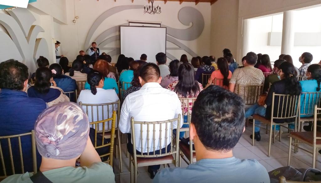 Huánuco: fortalecen capacidades del personal de salud en manejo integrado clínico y terapéutico contra el dengue