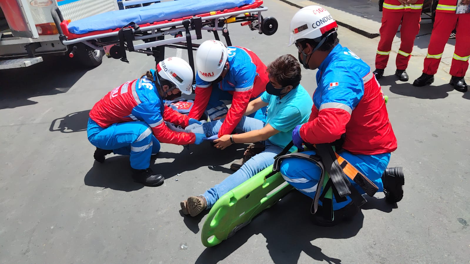 Minsa presenta acciones para proteger la vida y la salud de la población que acompañará procesión del Señor de los Milagros