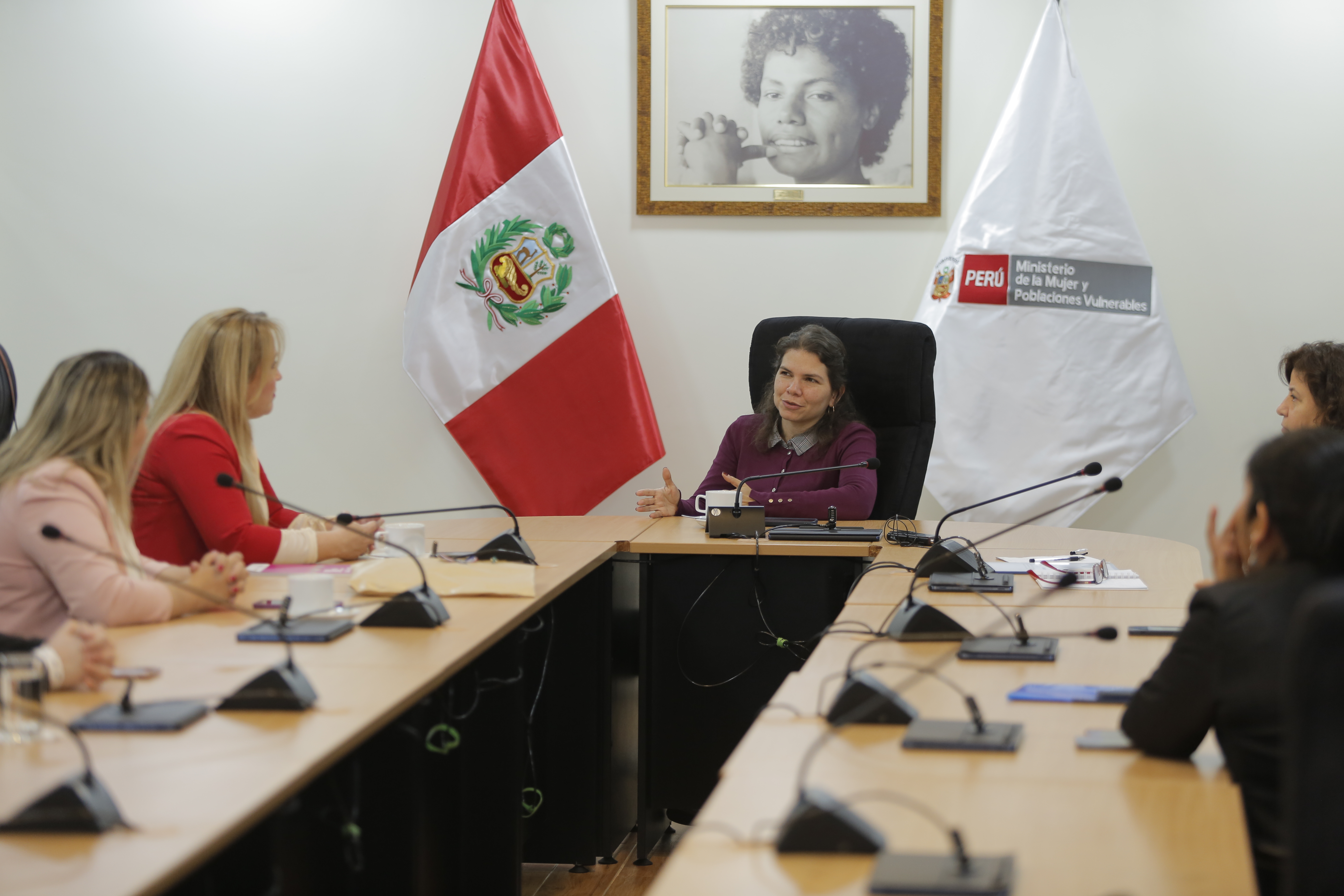 Reunión con la ministra de la mujer de Paraguay