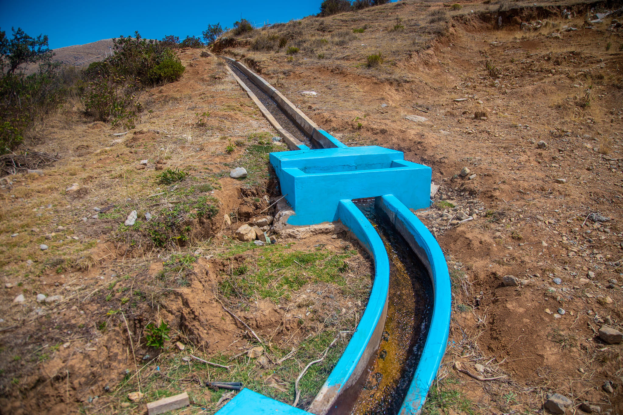 Canal de captación de reservorio de agua